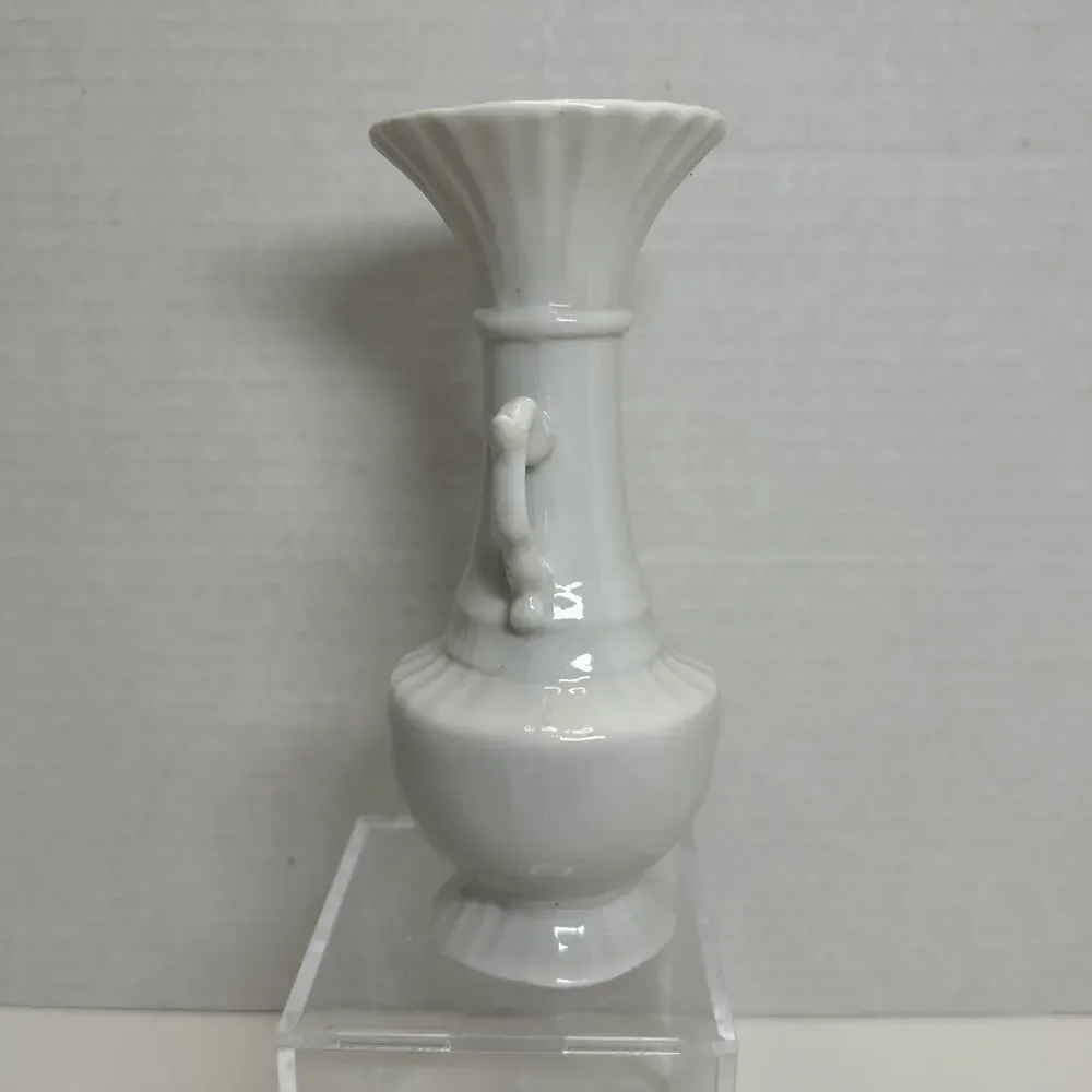 Vtg White Porcelain Bud 6